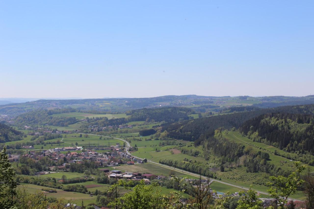 Moderne Ferienwohnung Mit Eigenem Garten Und Traumhaften Blick Wilhelmsthal Bagian luar foto