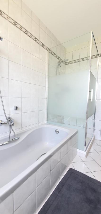 Moderne Ferienwohnung Mit Eigenem Garten Und Traumhaften Blick Wilhelmsthal Bagian luar foto