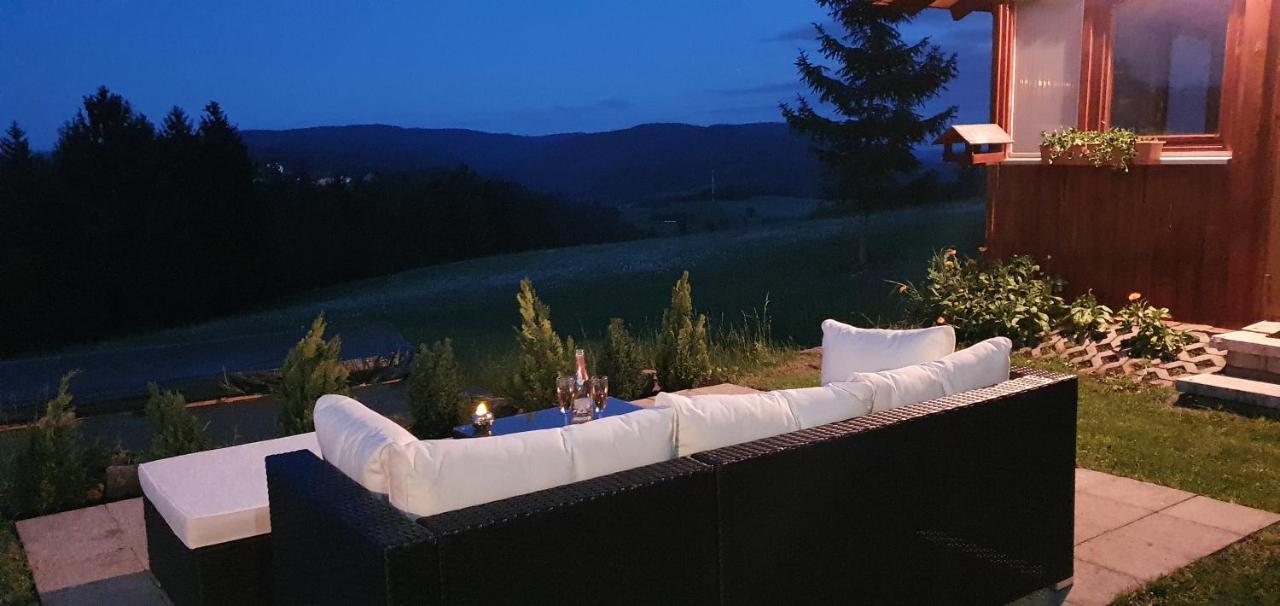 Moderne Ferienwohnung Mit Eigenem Garten Und Traumhaften Blick Wilhelmsthal Bagian luar foto