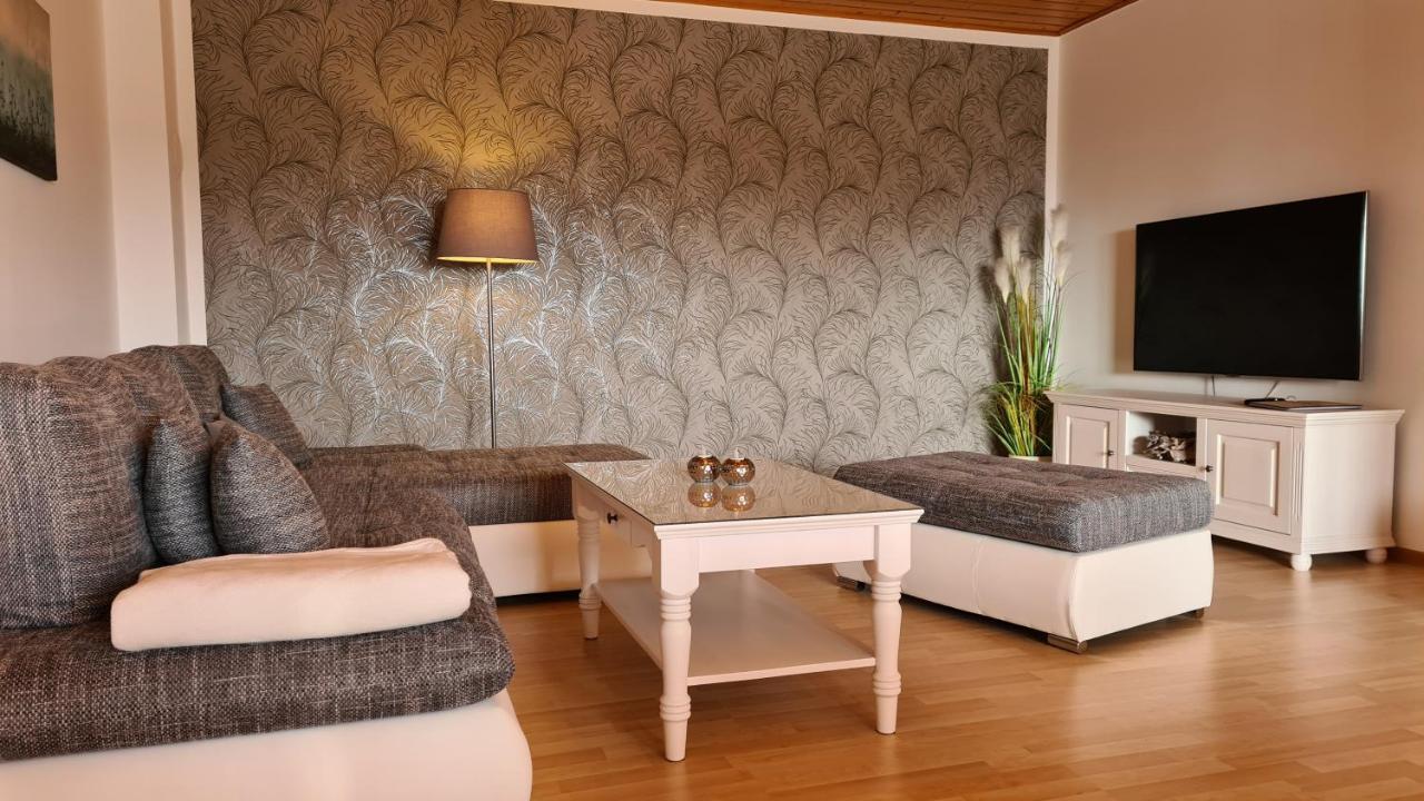 Moderne Ferienwohnung Mit Eigenem Garten Und Traumhaften Blick Wilhelmsthal Bagian luar foto